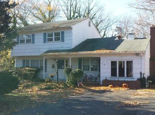 26 Woodrow St, Oakhurst, NJ