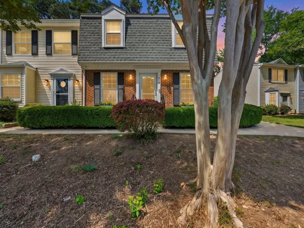 218 Rosebrooks Dr, Cary, NC 27513