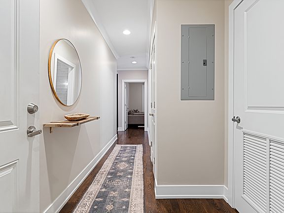 2nd image of 3047 N Oakley Ave #206