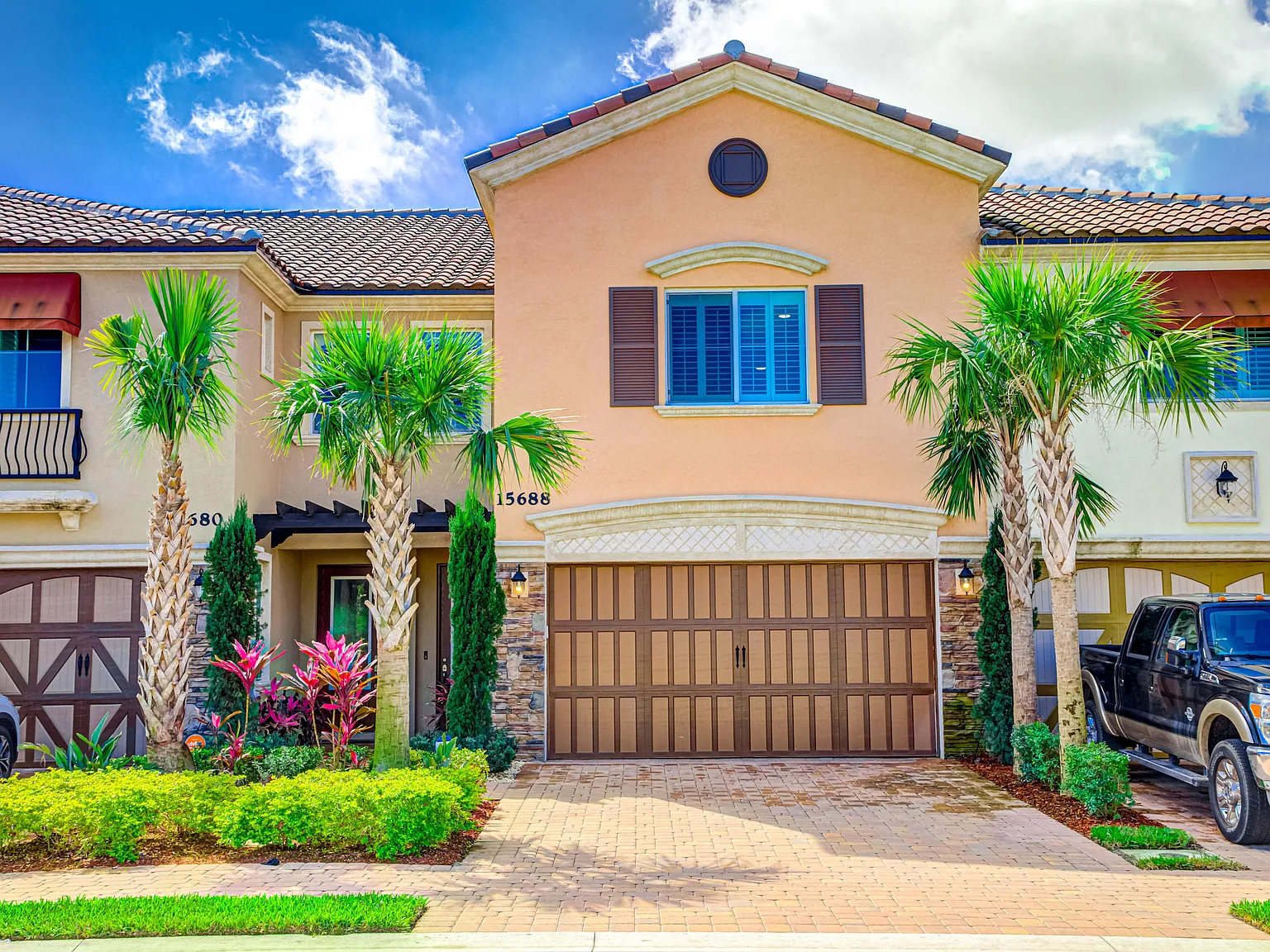 3 bed, 2.5 bath, 2335 sqft, $7,500 — Photo 1