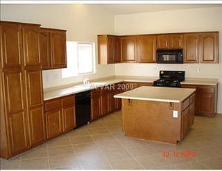 3rd image of 5512 Green Ferry Ave