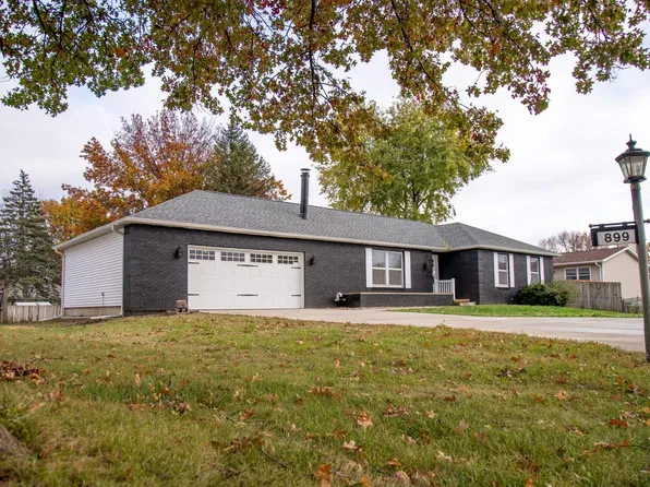 899 Lynkaylee Dr, Waterloo, IA 50701