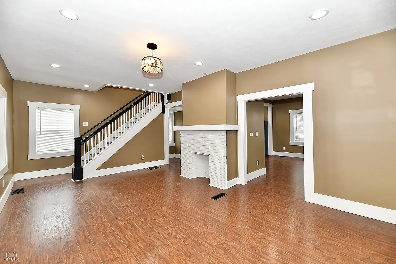 3 bed, 1.5 bath, 2160 sqft, $1,879 — Photo 3