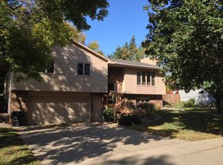 2213 S Sheffield Ave, Sioux Falls, SD 57106