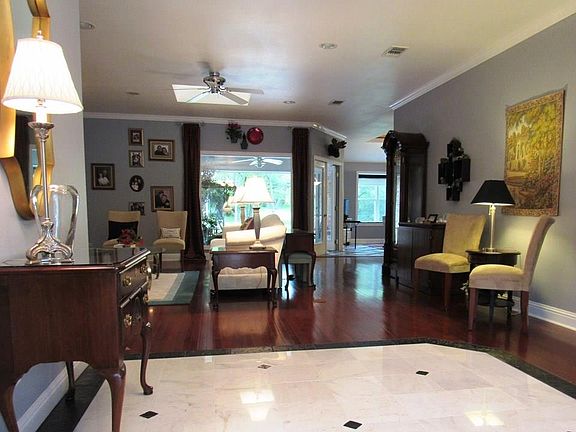5th image of 1104 Spanish Trail Dr