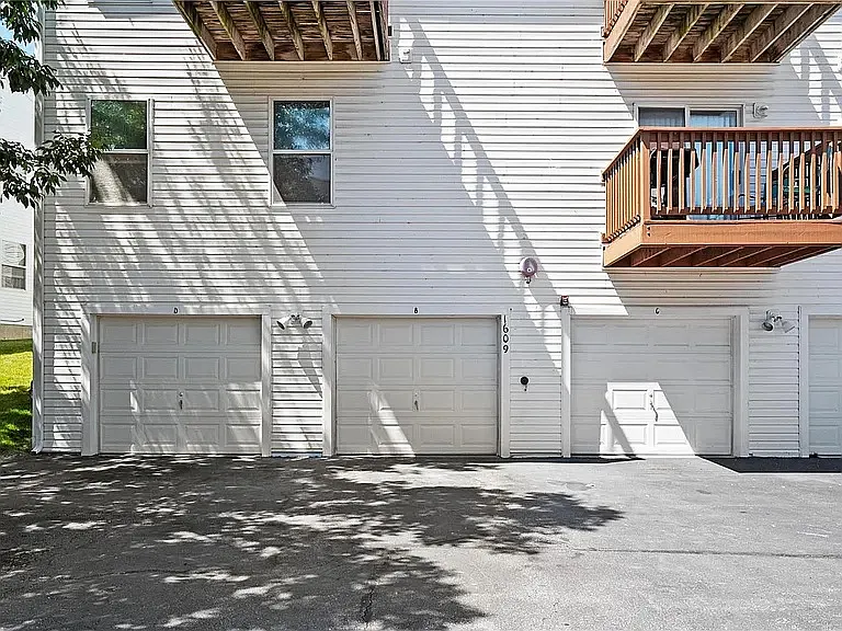 1609 Forest Springs Ln #B — Photo 24