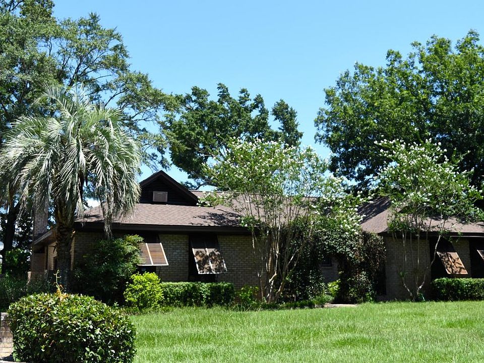 1st image of 646 E Hobcaw Dr