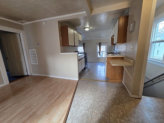 5th image of 586 Bowen St #805