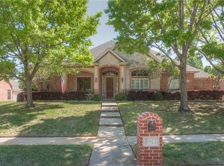 8912 Thornmeadow Ct, North Richland Hills, TX 76182