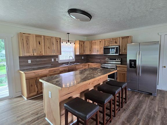 2nd image of 4801 Fellows Ct