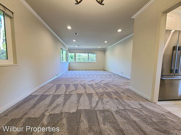3rd image of 840 University Ave