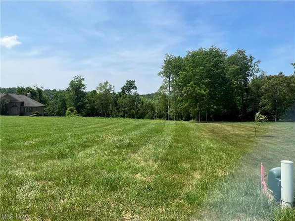 Stella Dr, Saint Clairsville, OH 43950