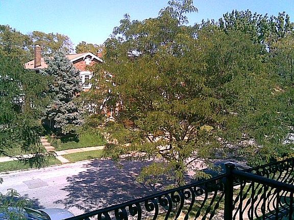 3rd image of 4972 Pernod Ave