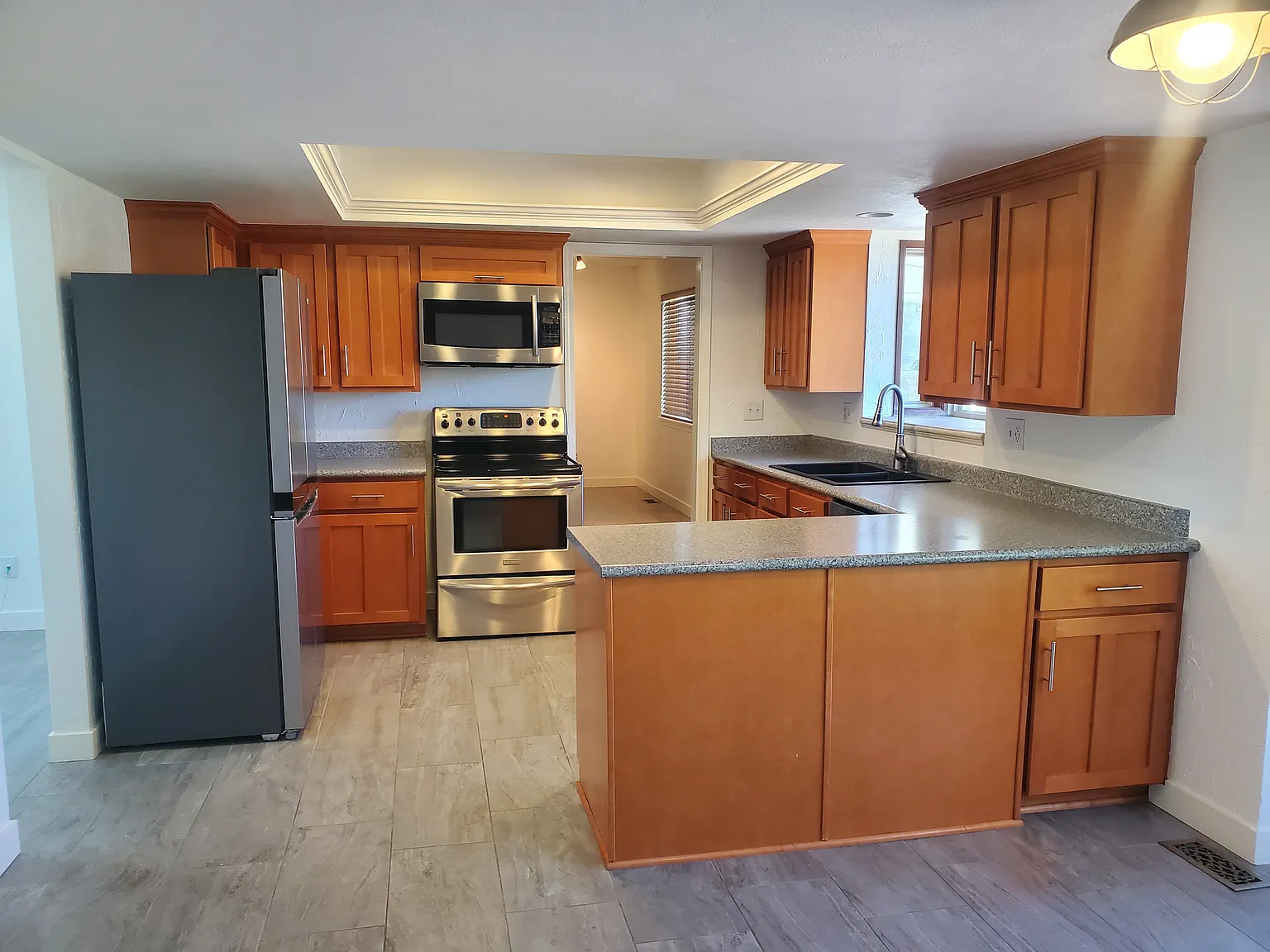 4 bed, 3383 sqft, $3,450 — Photo 3