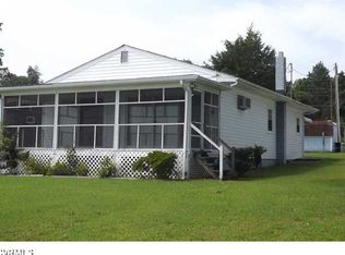 12163 Roane Ave, Gloucester, VA 23061