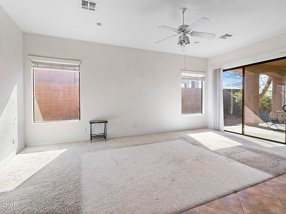 4th image of 2900 Esmerelda Dr