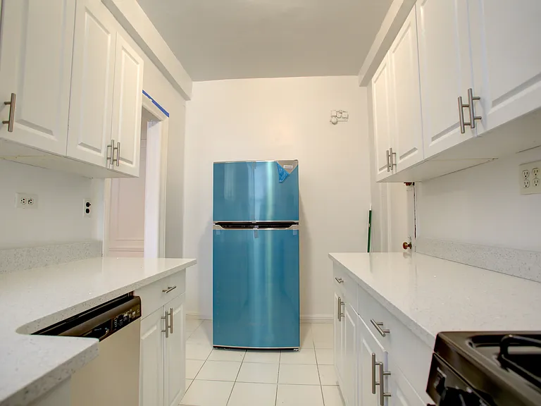 315 W 102nd St #7D — Photo 5
