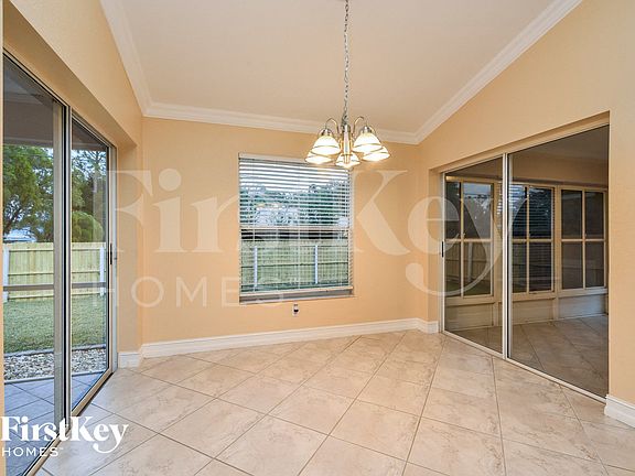 4th image of 18135 Dupont Dr