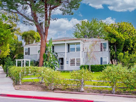 2nd image of 1221 East Ave #1225