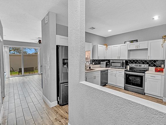 5th image of 5529 NW 90th Avenue