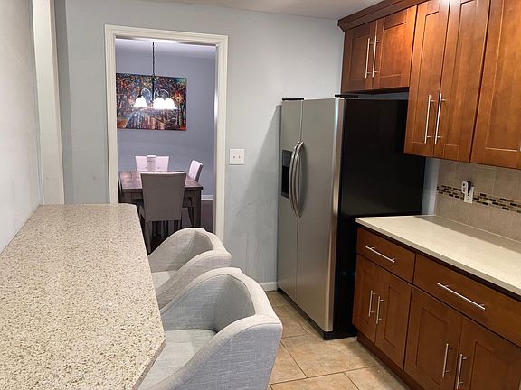 Eat-In-Kitchen