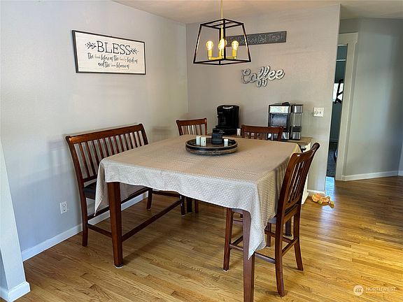 5th image of 1429 Pottery Avenue