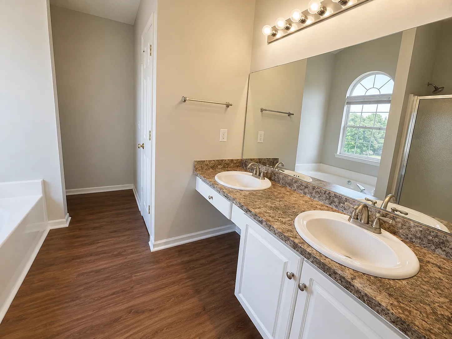 4 bed, 1856 sqft, $1,850 — Photo 4