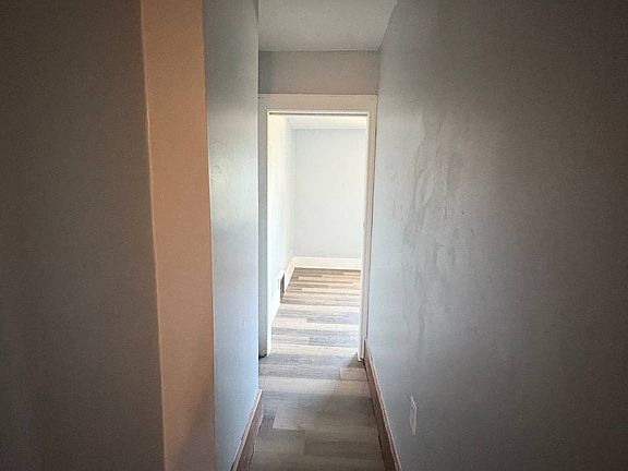 5th image of 419 1/2 1st St NE