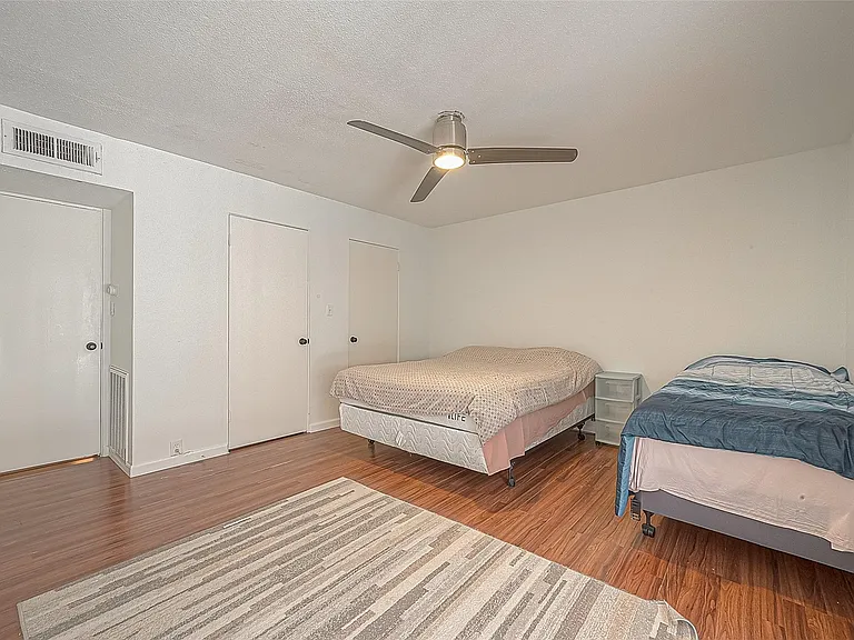 2201 Fountain View Dr #9 — Photo 25