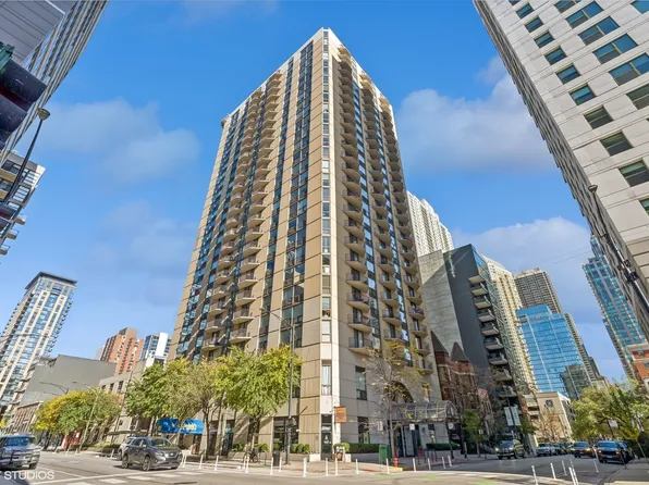 70 W Huron St APT 1210, Chicago, IL 60654