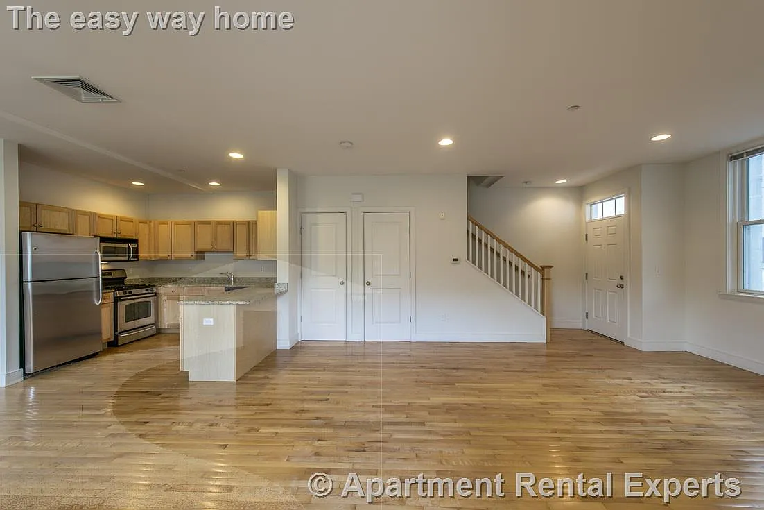 2 bed, 2.5 bath, 1351 sqft, $4,900 — Photo 1