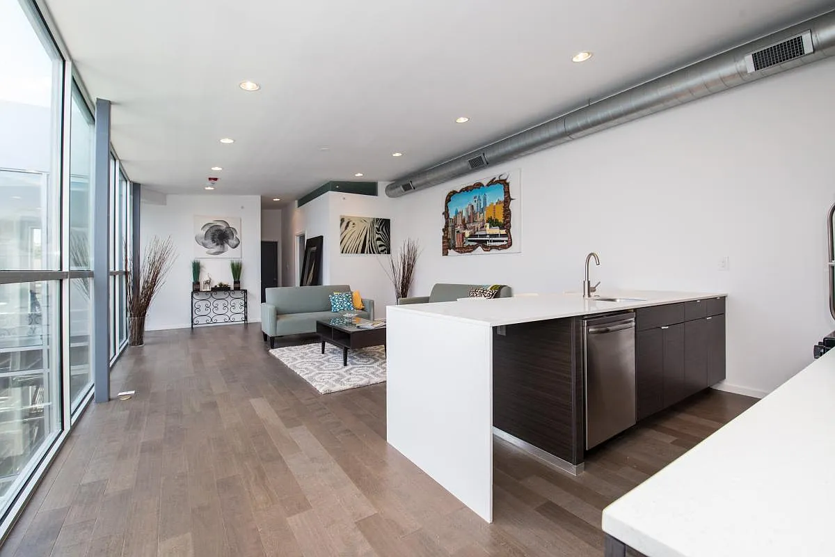 3 bed, 1350 sqft, $2,300 — Photo 1
