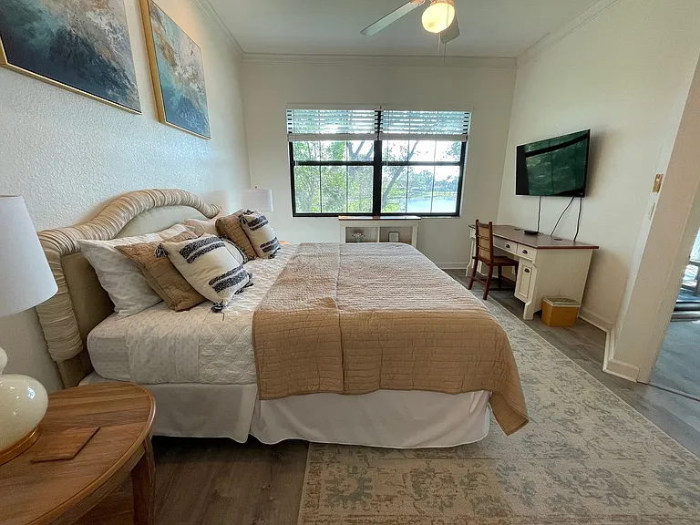 2377 Ravenna Blvd #202 — Photo 18