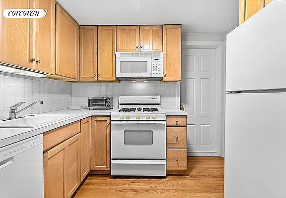 4th image of 61 Prospect Park W #1
