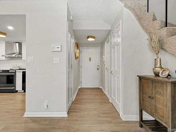 3rd image of 15 Stewart Place #1S