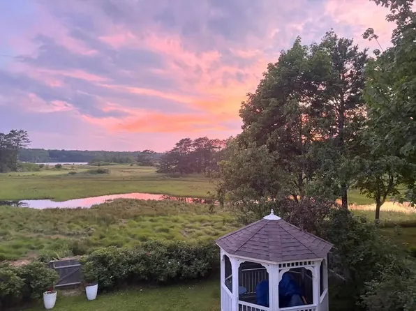 18 Camp Ellis Ave, Saco, ME 04072