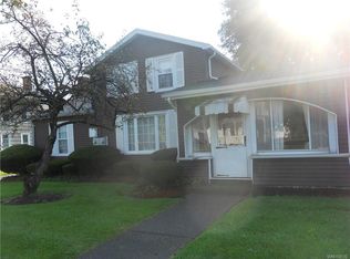36 Lake St, Le Roy, NY 14482