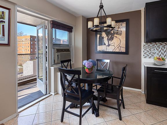 3rd image of 3130 Irwin Ave APT 11E