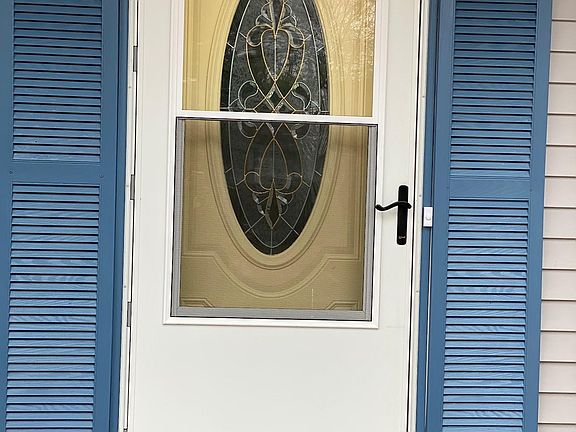2nd image of 599 Yale Ln