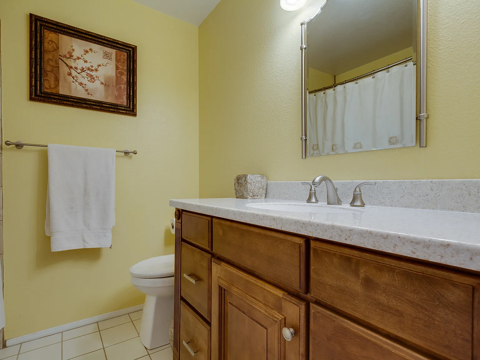 3 bed, 2.5 bath, 1562 sqft, $5,200 — Photo 3