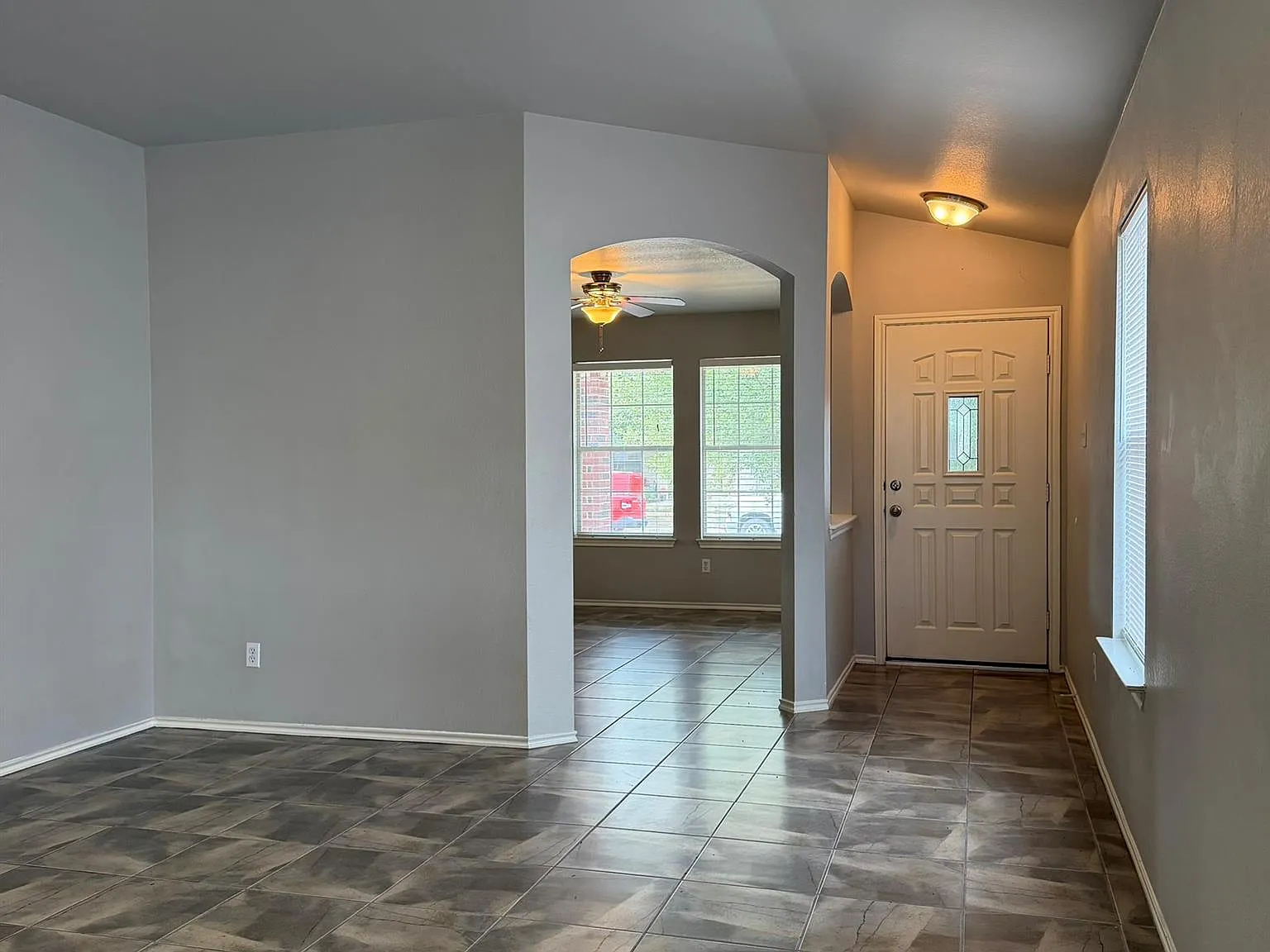 3 bed, 2.0 bath, 1570 sqft, $1,950 — Photo 4