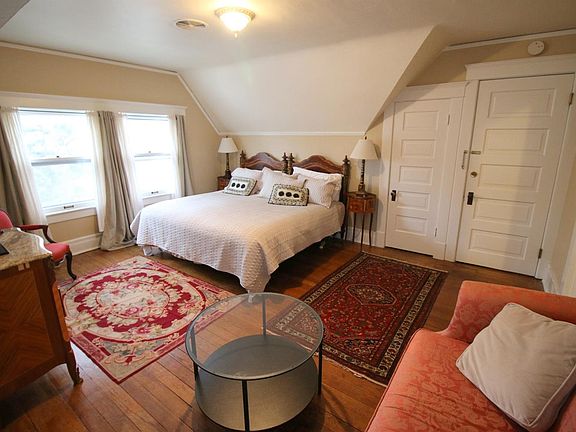 4th image of 717 W Huron St APT 4