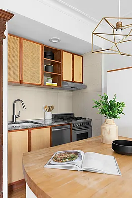 Sold by Compass | media 21