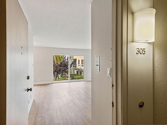 2nd image of 819 N Humboldt St APT 305