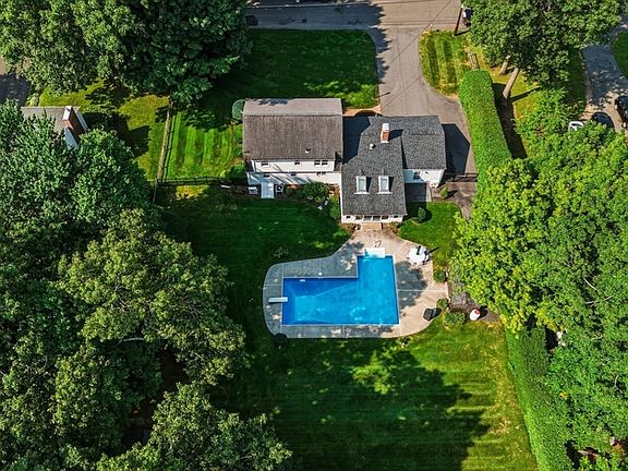 2nd image of 71 Cedar Rd