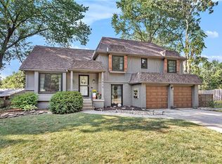 7914 Rosehill Rd, Lenexa, KS 66215