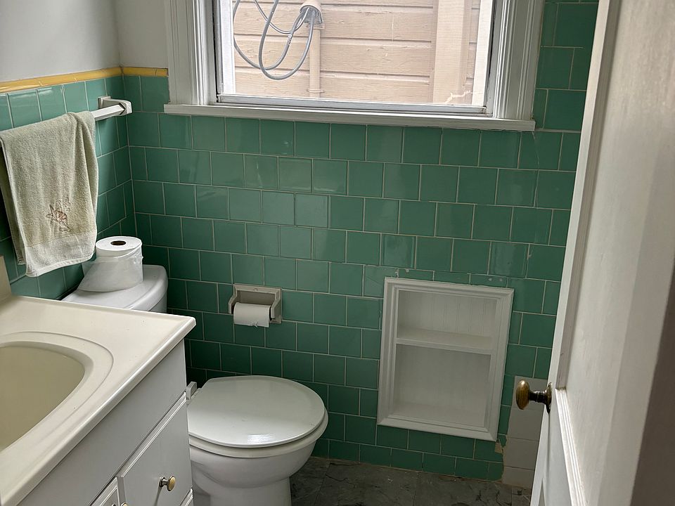 2nd image of 4411 1/2 Jefferson St APT B