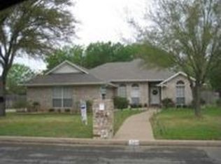 204 Whispering Meadows Dr, Hewitt, TX 76643