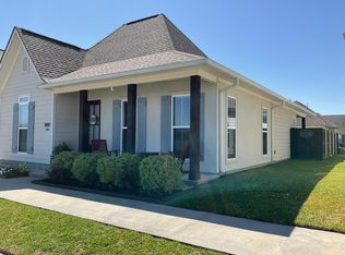 411 Parker Ln, Youngsville, LA 70592