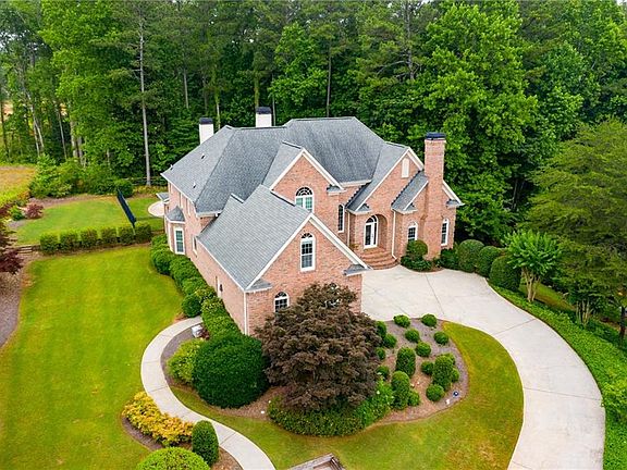 2nd image of 1813 Bishops Green Dr